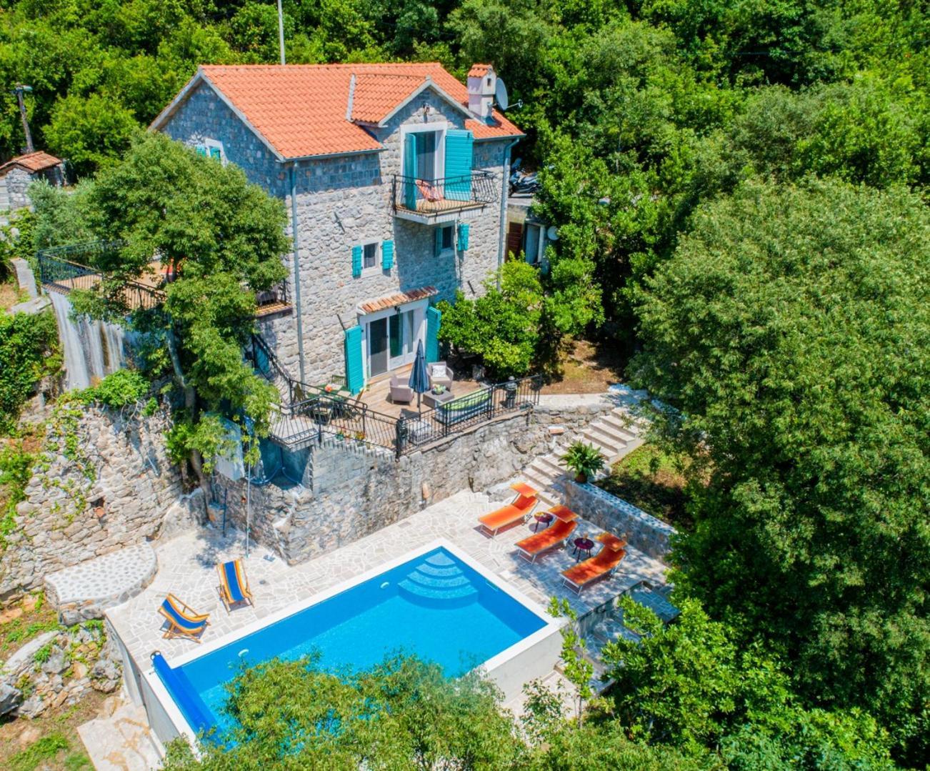 Villa Toscana With A Pool Tivat Exteriör bild