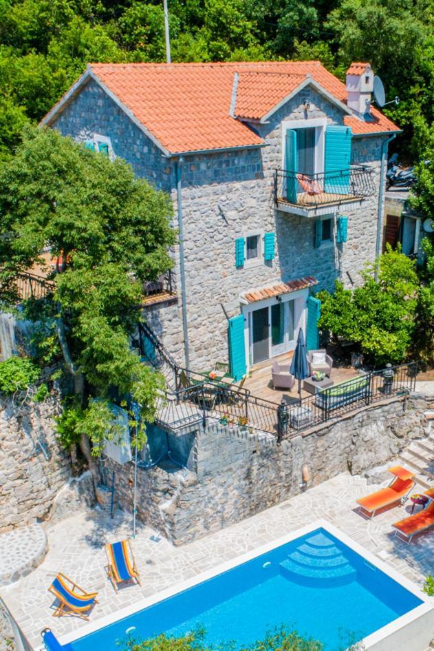Villa Toscana With A Pool Tivat Exteriör bild